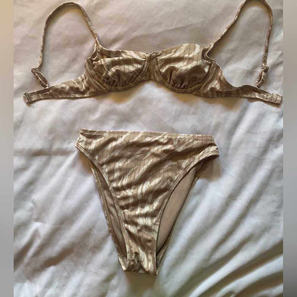 Wild Fable Zebra Bikini With Wire Bra Top High Waisted